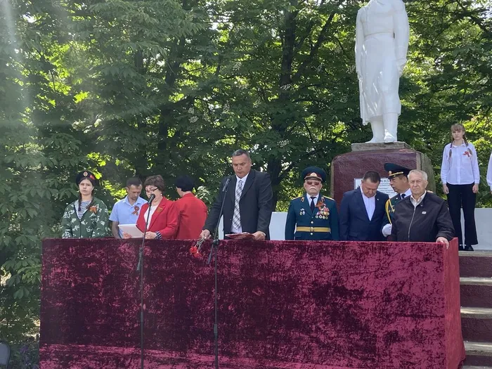 FA137A9B-0E49-400C-A274-BF926A8EF773